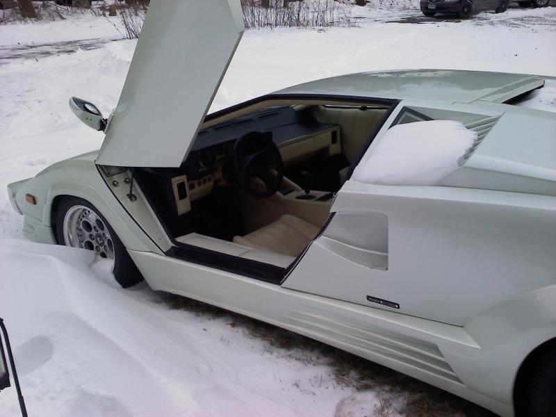 Illustration for article titled Why This Lamborghini Is Parked Outside For The Winter